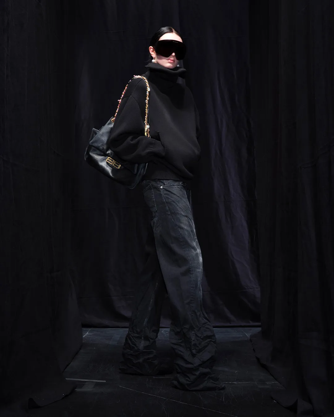 BALENCIAGA-WINTER-25-LOOK-18_AUSTEJA.jpg
