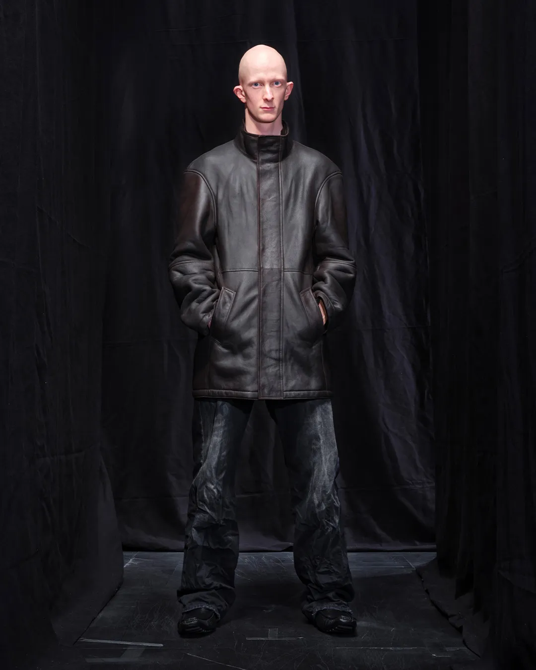BALENCIAGA-WINTER-25-LOOK-19_HANSI.jpg
