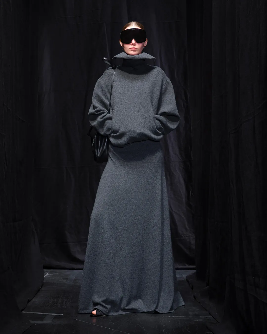 BALENCIAGA-WINTER-25-LOOK-24_POLINA.jpg