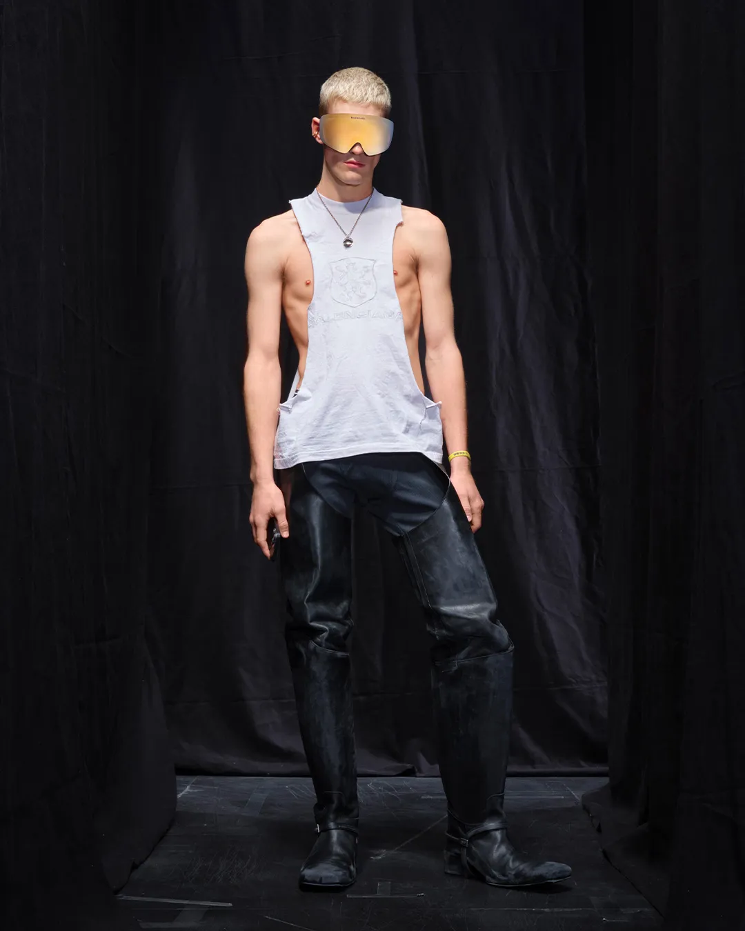 BALENCIAGA-WINTER-25-LOOK-35_JOSH.jpg