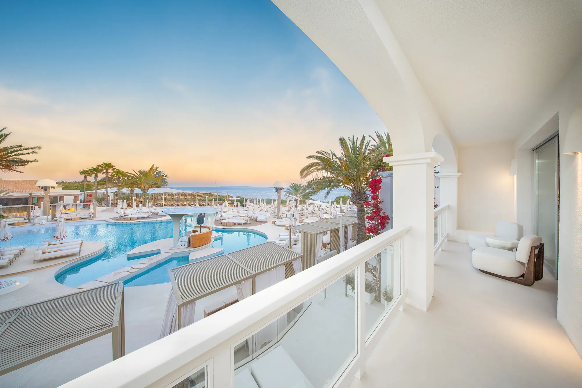 Destino-Five-Ibiza_Epic-Suite-with-Pool-View-1.jpg