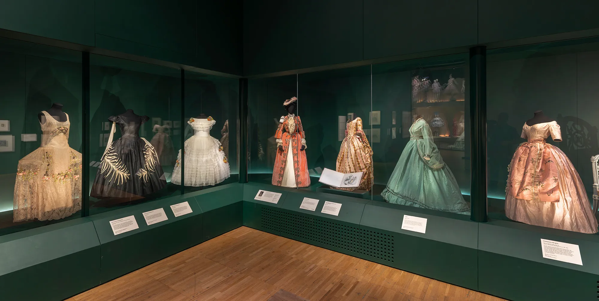 Victoria-and-Albert-Museum-London-13.jpg
