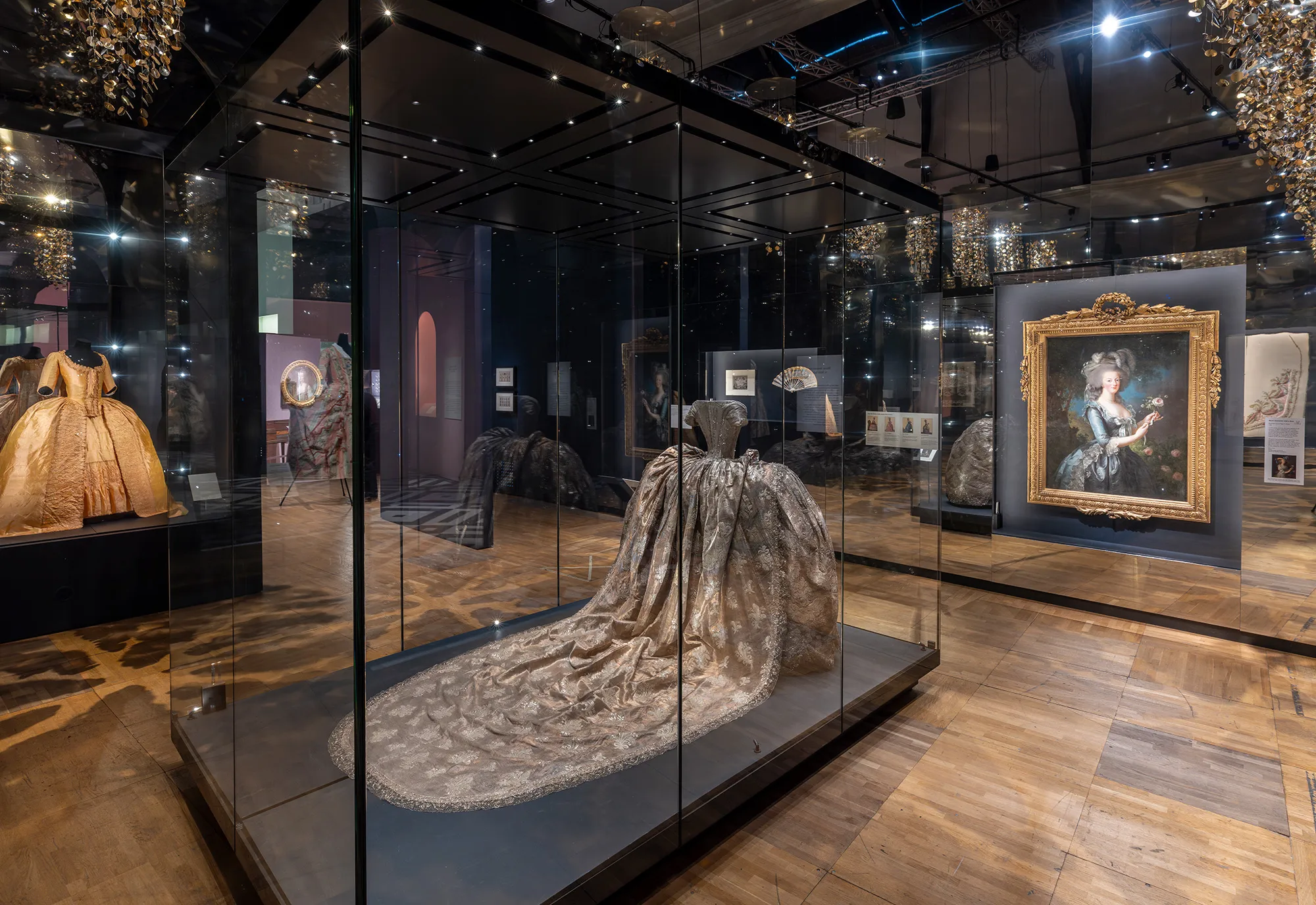 Victoria-and-Albert-Museum-London-2.jpg