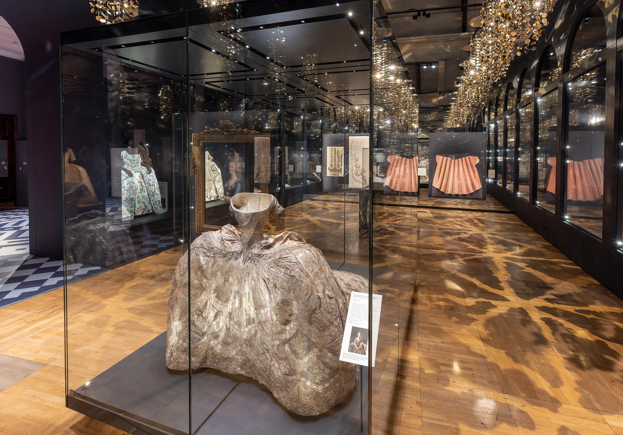 Victoria-and-Albert-Museum-London-4.jpg
