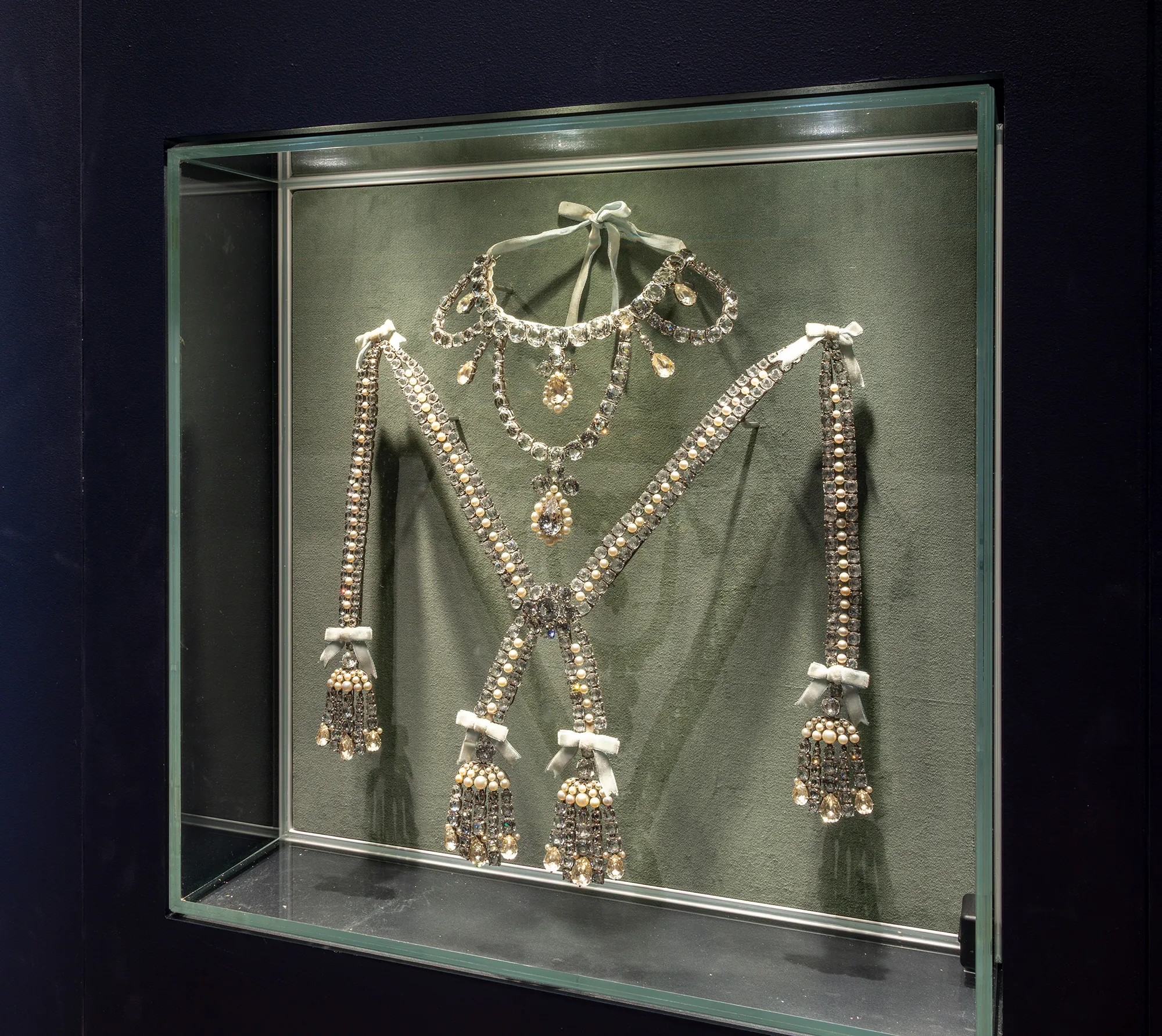 Victoria-and-Albert-Museum-London-5.jpg